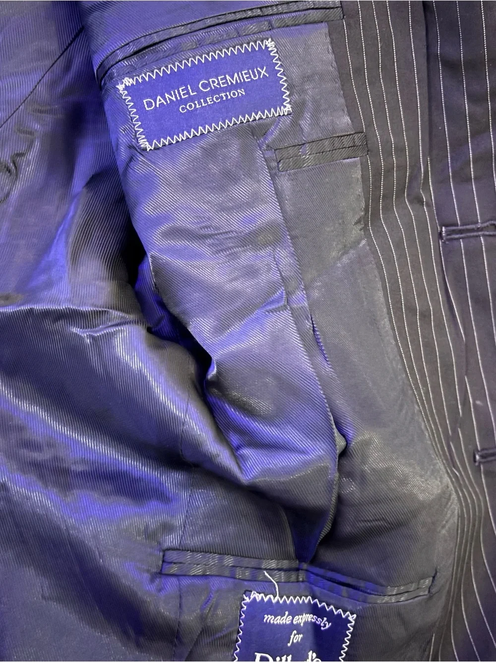 Daniel Cremieux blazer about